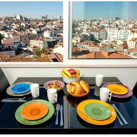 'Sky View' City Centre Apartment -Strictly For Families Or Couples Or Mature Friends - We Do Not Accept Groups Of Friends Under 40 Years Old - No Exceptions Apartment *